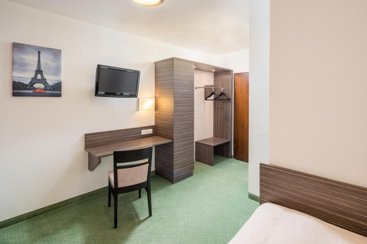 Hotel Zur Post Hemmingen  Exterior photo