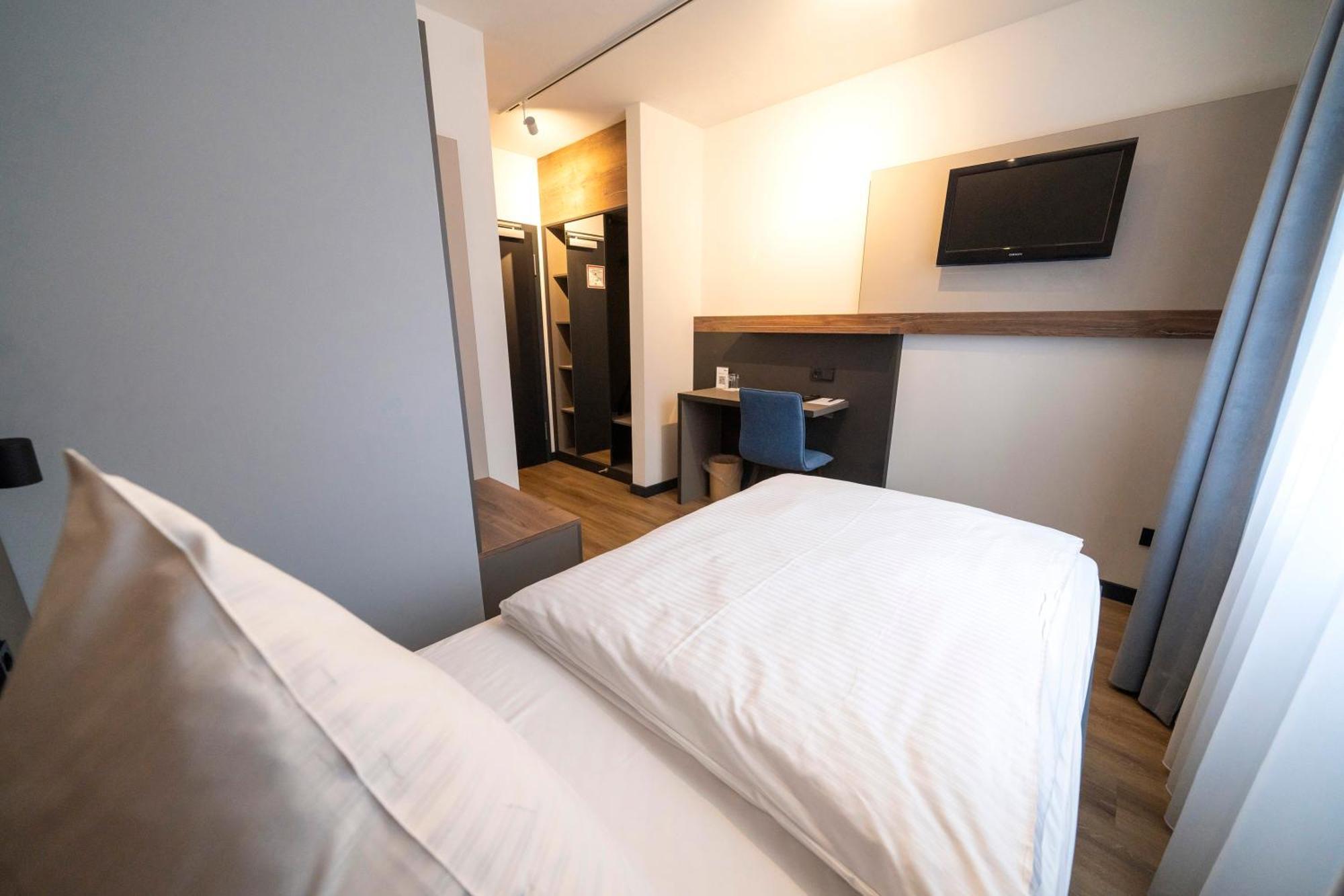 Hotel Zur Post Hemmingen  Exterior photo